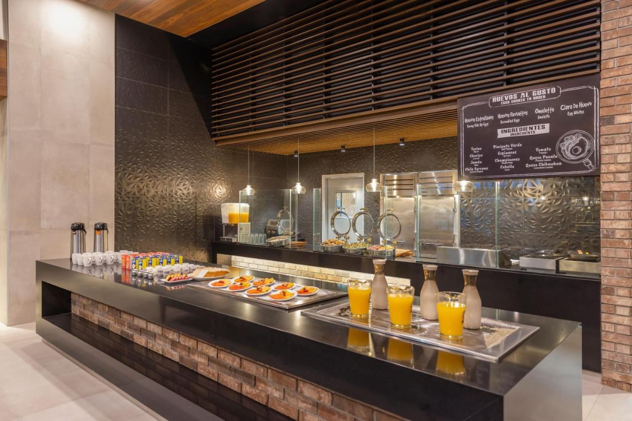Four Points By Sheraton Monterrey Airport Apodaca Esterno foto